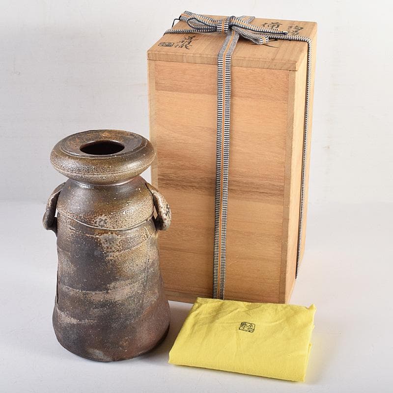 備前焼　人間国宝　金重陶陽作　花入　共布　道明識箱　D　R8519B 備前焼 人間国宝 金重陶陽作 花入 共布 道明識箱 D R8519B - メルカリ