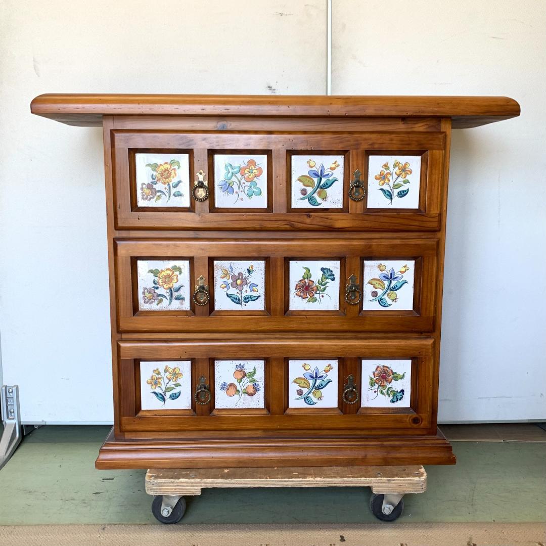 引き取り可能 スペイン製 天然木 バレンシアチェスト 北欧 花柄タイル 箪笥