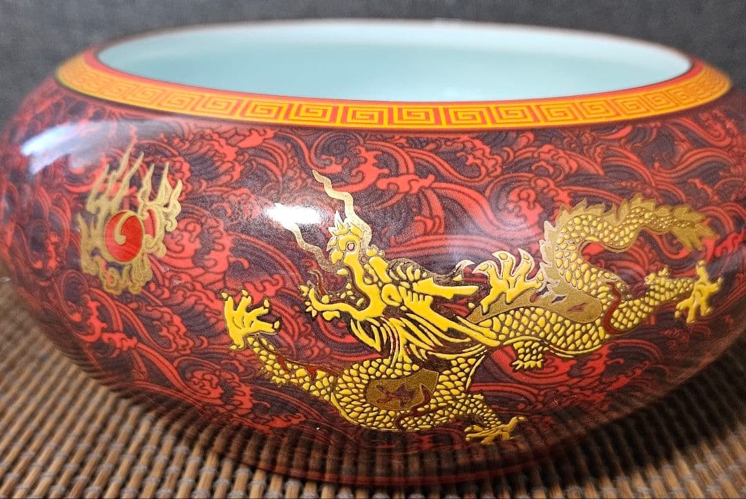 中国美術 中国陶磁器 繊細緻密極細密画 波に金彩 五爪の龍図 鉢 碗