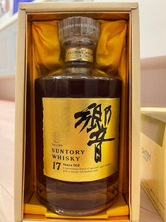 サントリーウイスキー響 17年 ゴールドラベル SHT01