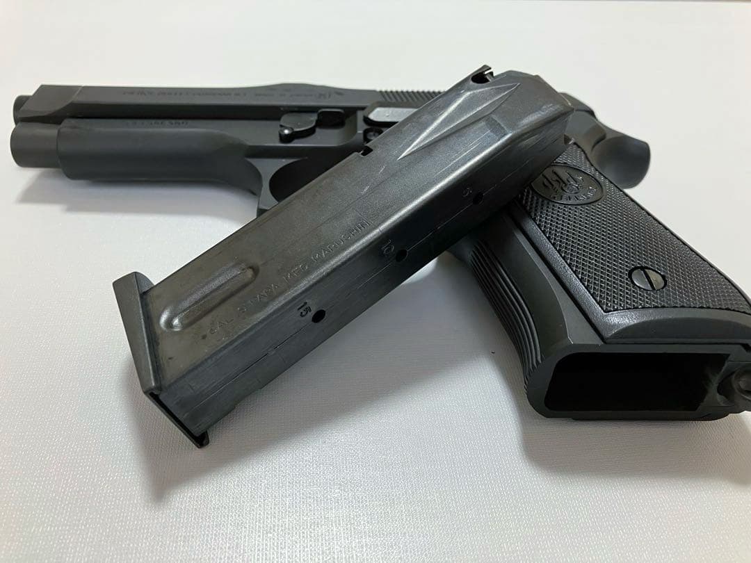 【匿名配送】ベレッタ M92F モデルガン マルシン　ベレッタ社純正グリップ付き