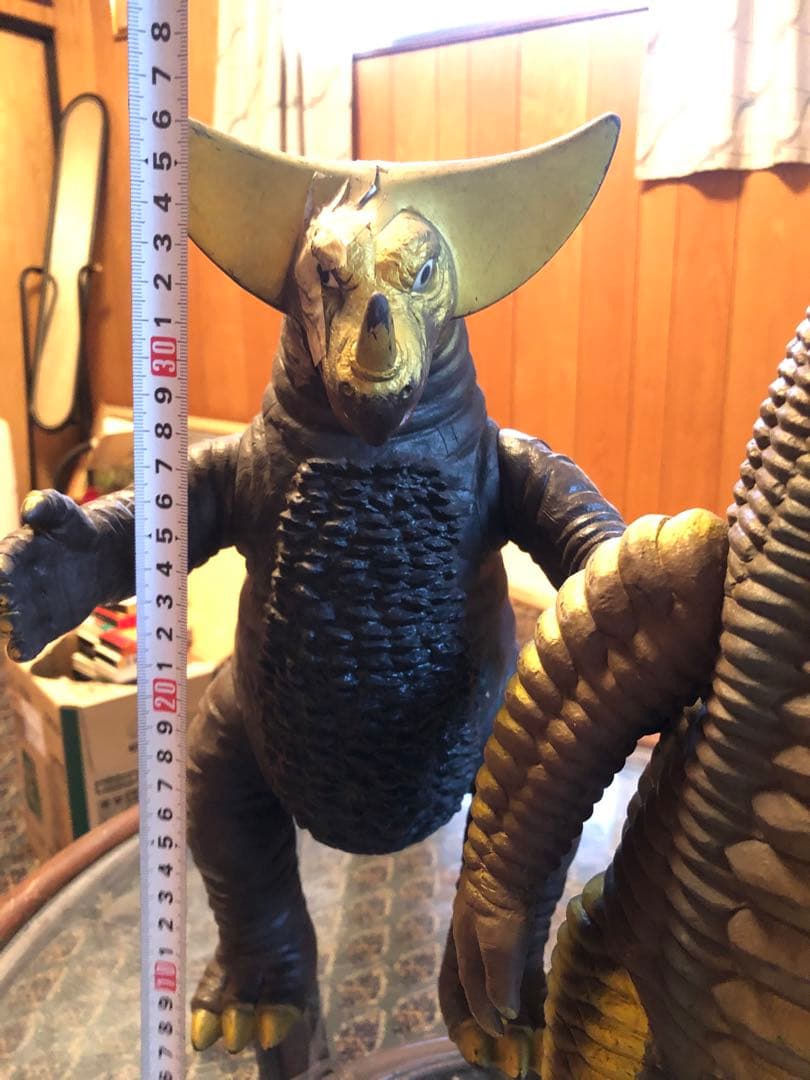 【早い者勝ち】特大サイズ！！ウルトラマン怪獣フィギュア！