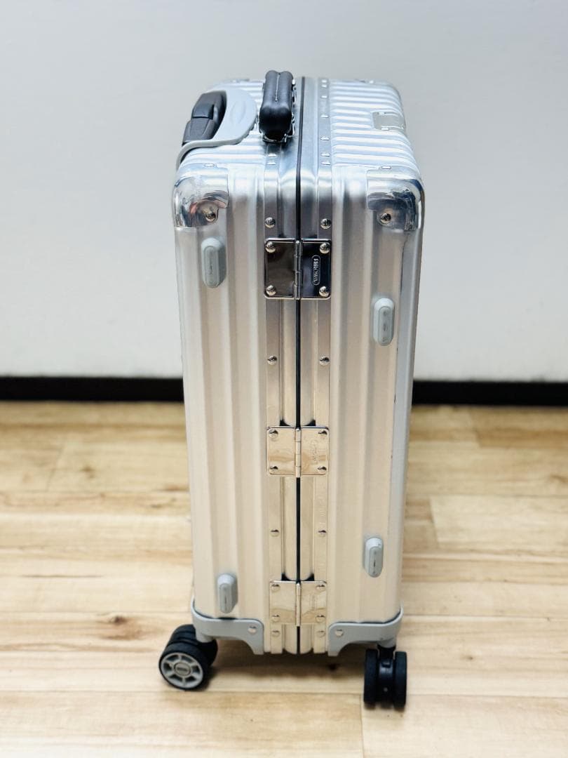 廃盤品】RIMOWA リモワ クラシックフライト キャビンS 33L【4輪