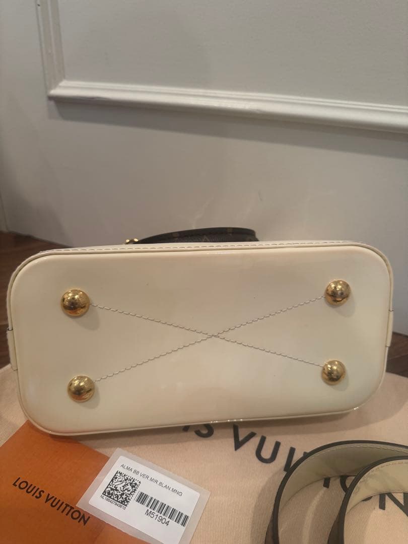 ma.LOUIS VUITTON ALMA BB ホワイト