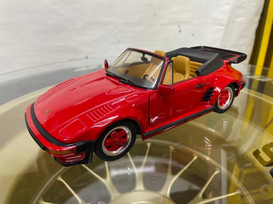 ポルシェ930 ターボ　1/18スケール