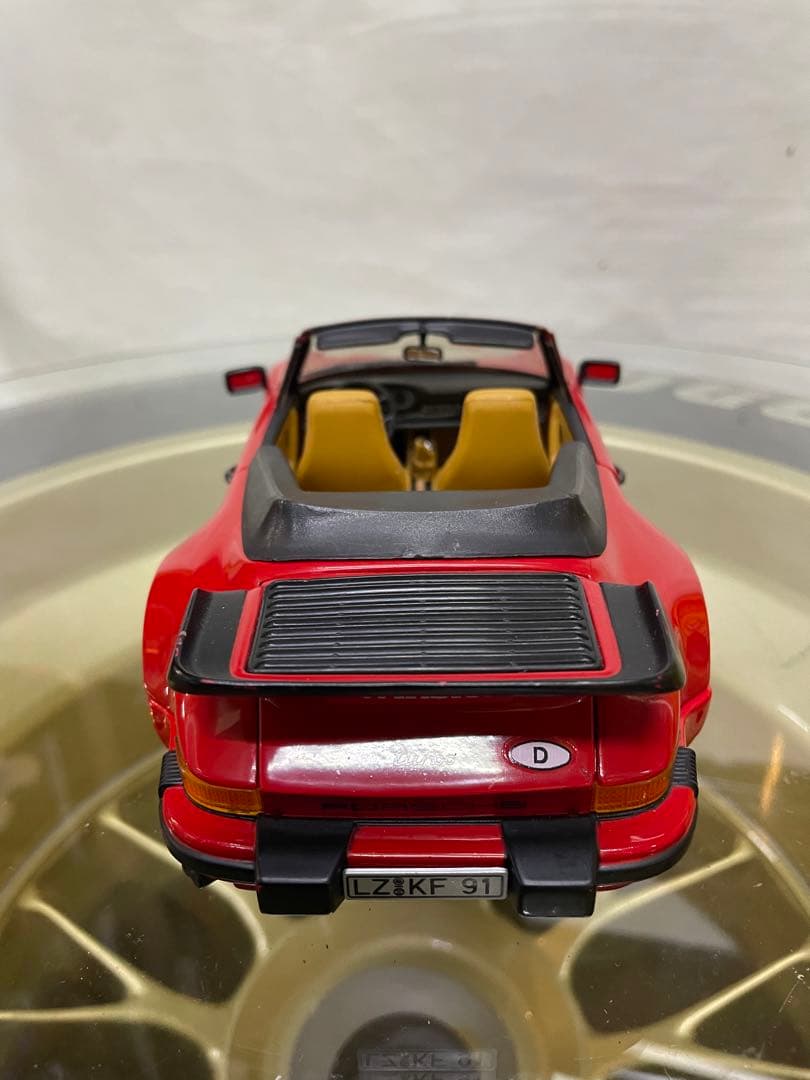 ポルシェ930 ターボ　1/18スケール