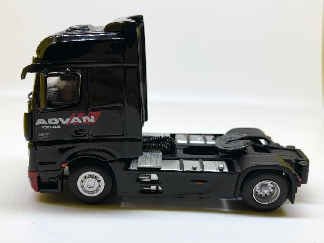 MINIGT 1/64 メルセデス アクターズ レーシングトランスポーター