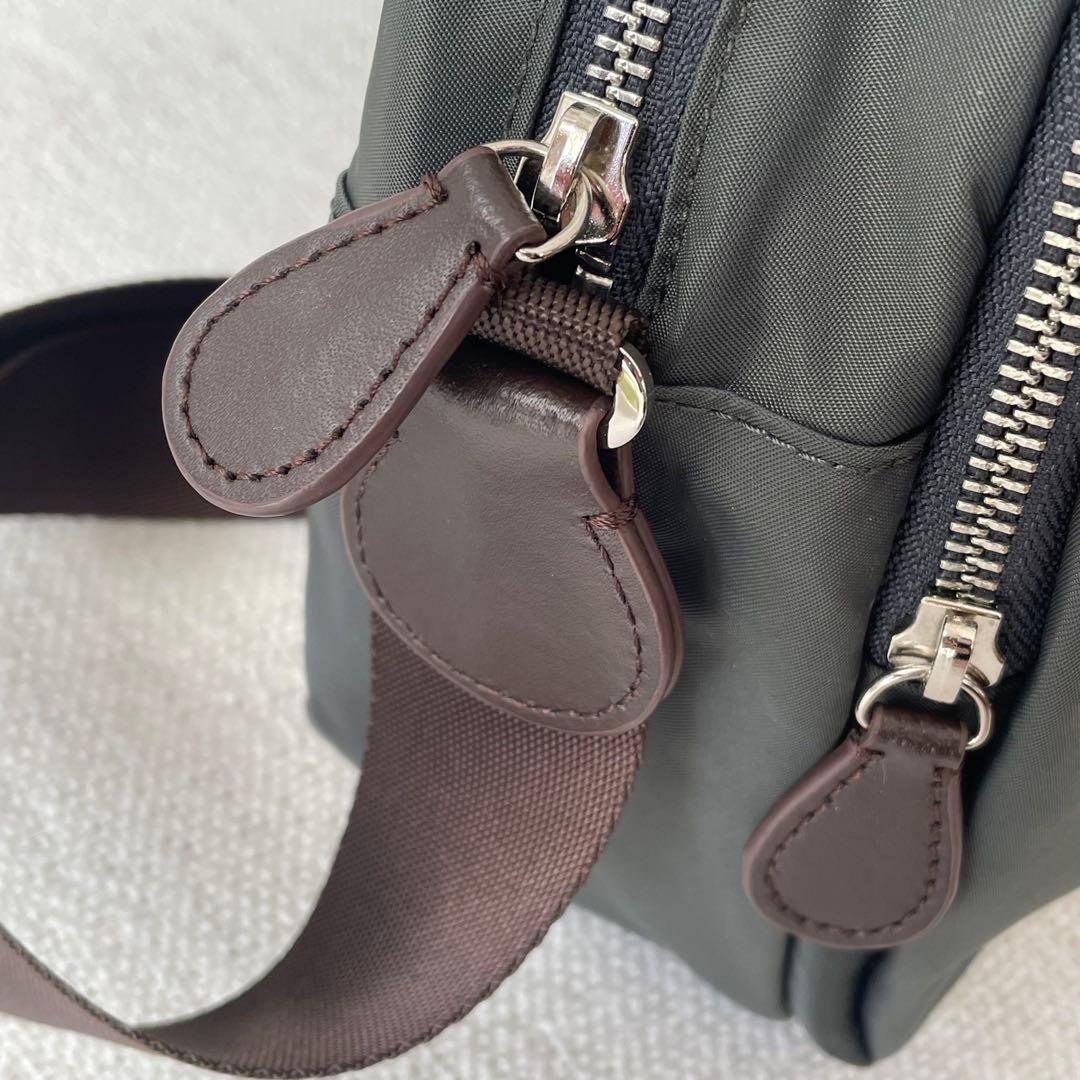 美品　agnes b.アニエスベー　ナイロン　ショルダーバッグ　ダークグレー