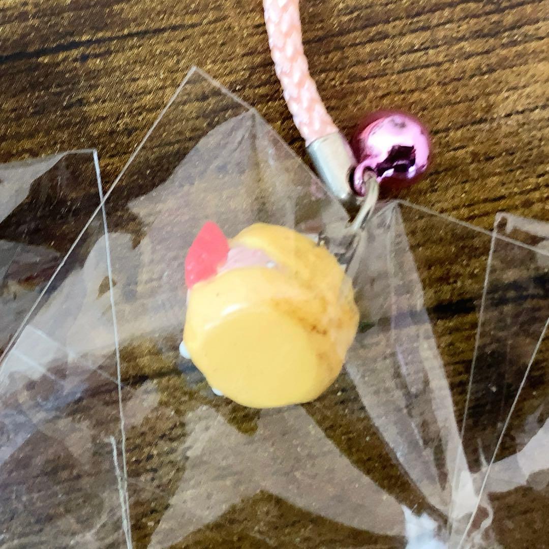 【激レア】ご当地キティ　スイーツ　根付　ストラップ イチゴ　シュークリーム 希少