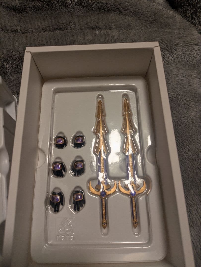 真骨彫 仮面ライダークウガ ライジングタイタン