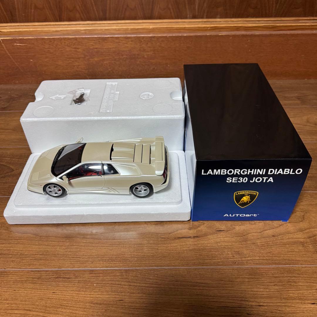 激レア未展示品オートアート1/18 ランボルギーニ ディアブロ SE30 イオタ