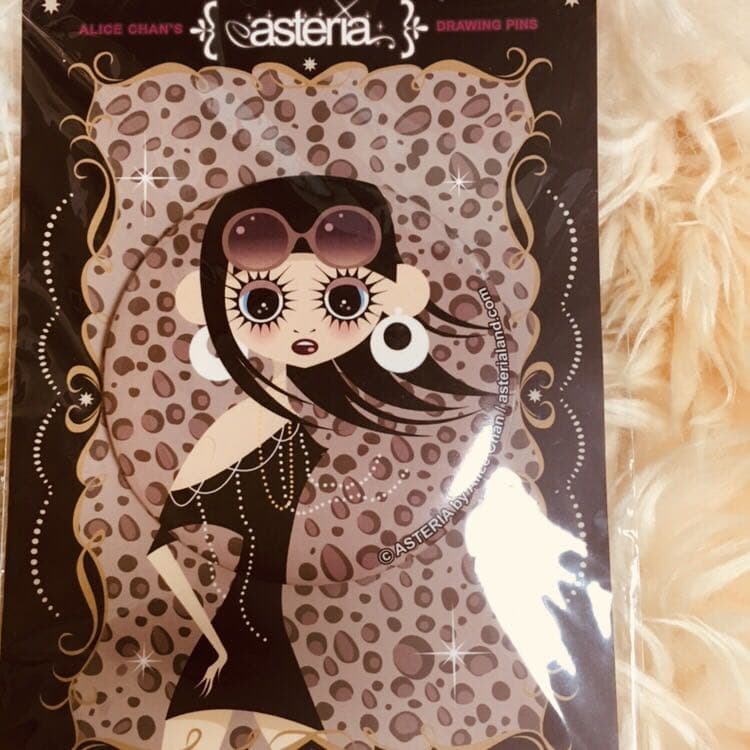 アステリア 缶バッジ 2個