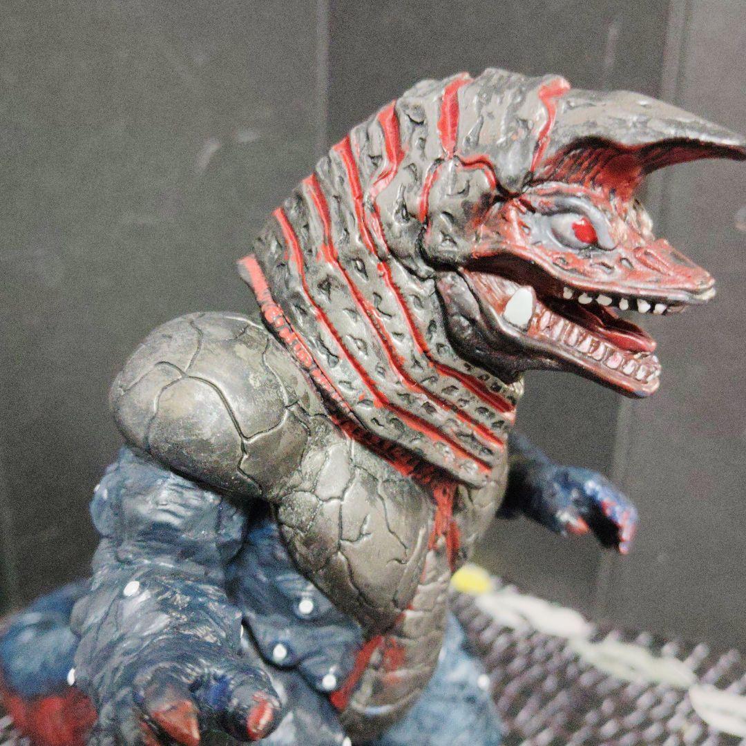 大特価ウルトラ怪獣旧型絶版ゴルザ、メルバ2体セット（リアルモデル）