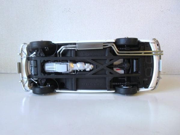 特価 AUTOart (1/18) オースチン ヒーレー 3000 MKⅡ