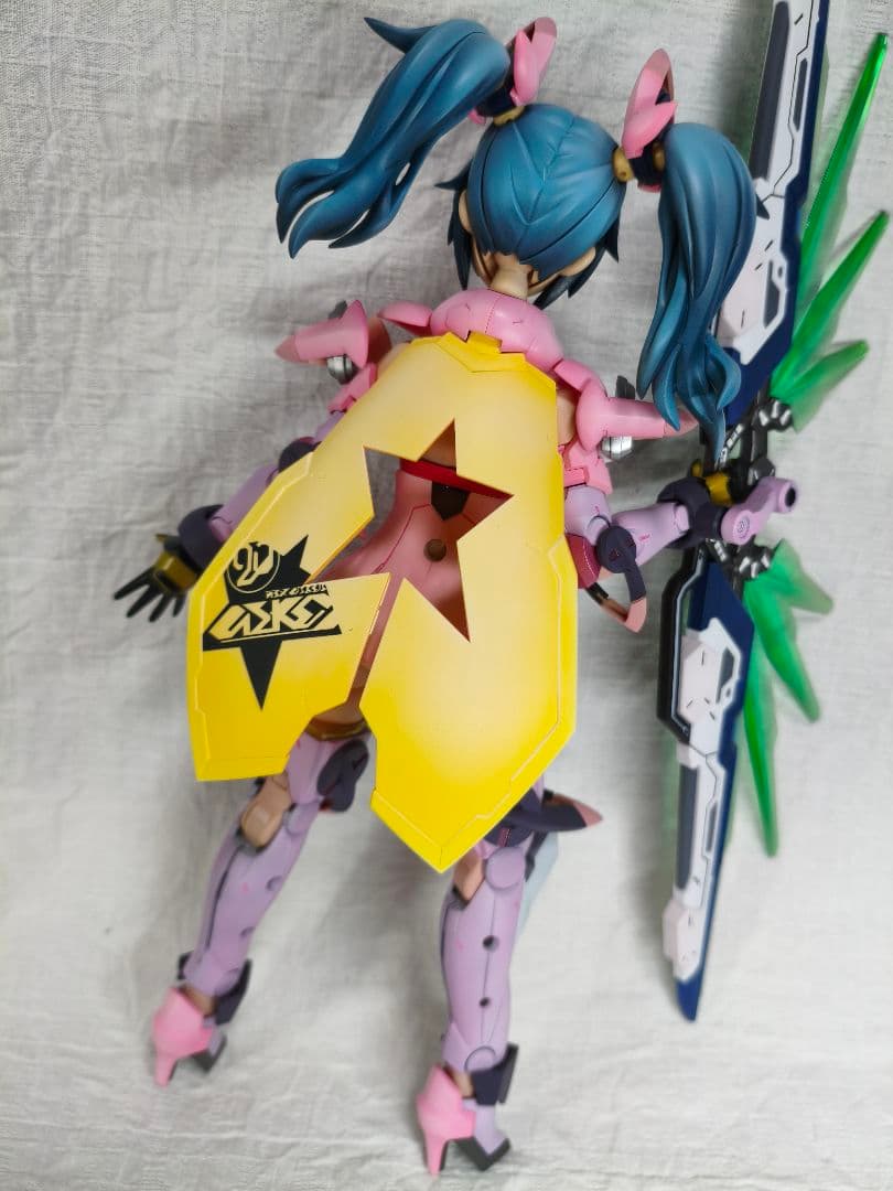 コトブキヤ　ジェネ　グランデスケール　塗装完成品