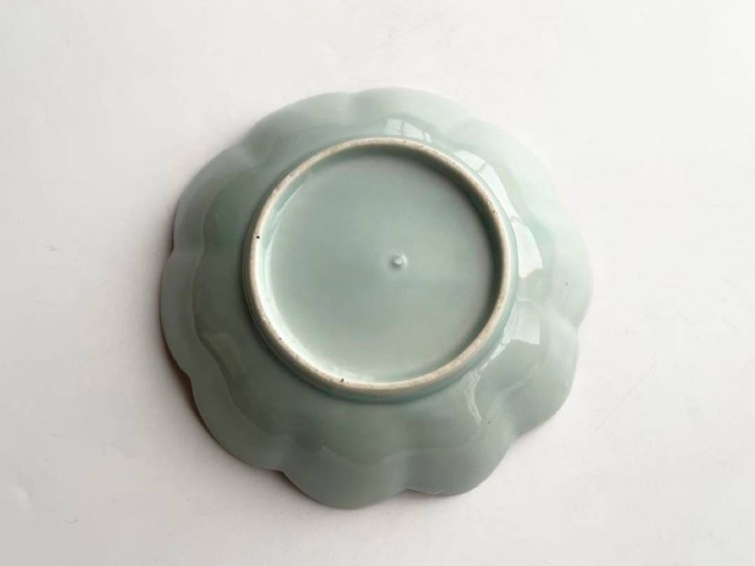 骨董 アンティーク 柿右衛門青磁 青磁色絵 菊図 輪花縁 膾皿 な