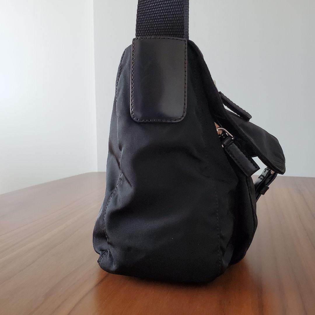 PRADA　プラダ　ショルダーバッグ　テスートナイロン　三角ロゴ