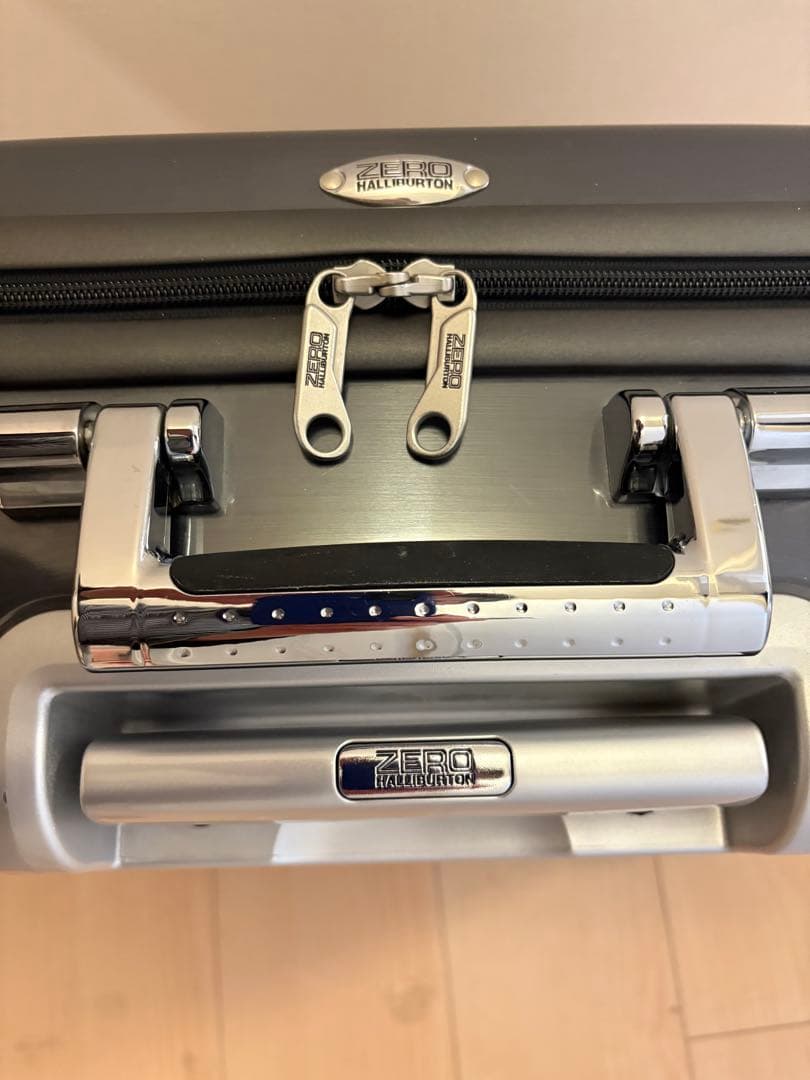 ZERO HALLIBURTON ビジネスキャリーケース グレー 2輪