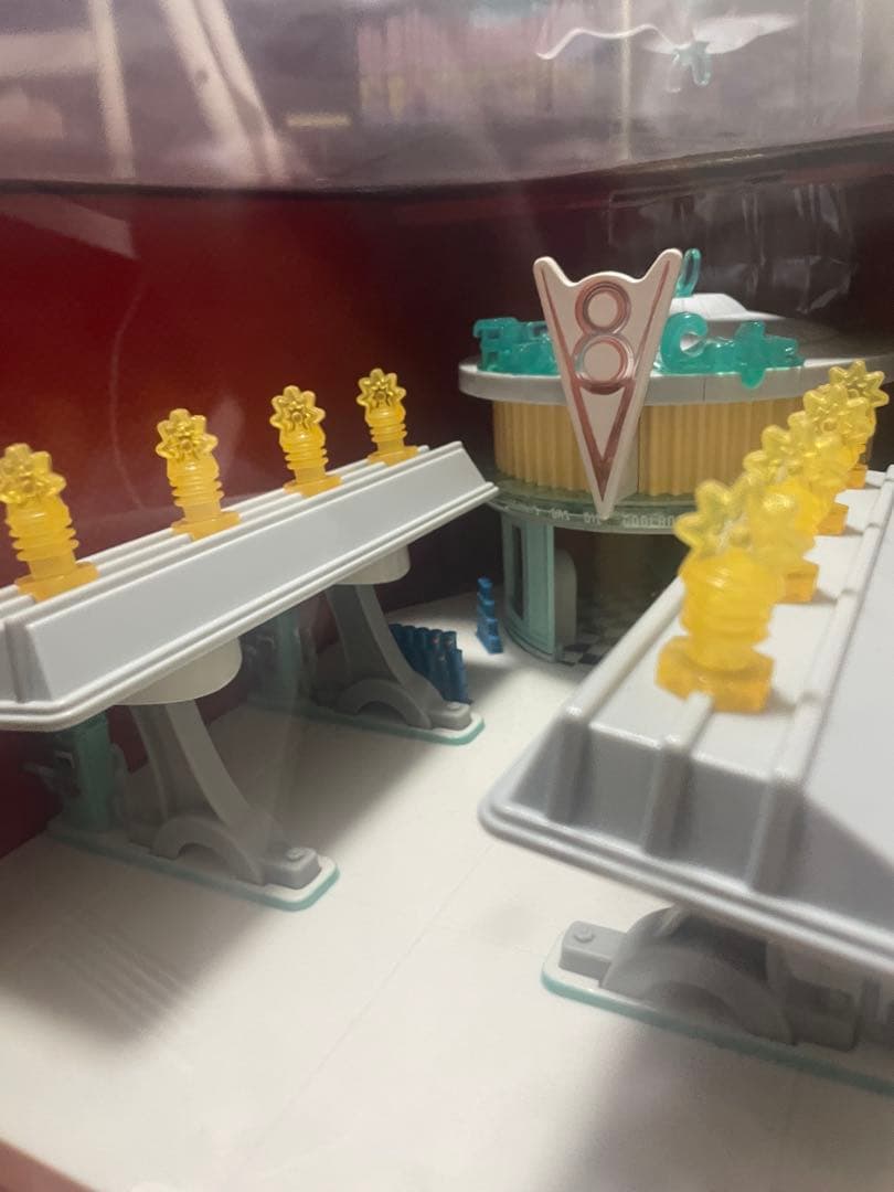 カーズ　プレシジョンシリーズ　v8カフェ　フロー　pixer cars マテル