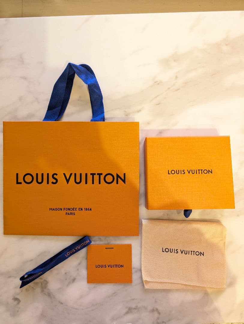 ルイヴィトン LOUIS VUITTON 箱 巾着 リボン 箱 ギフトボックス - メルカリ