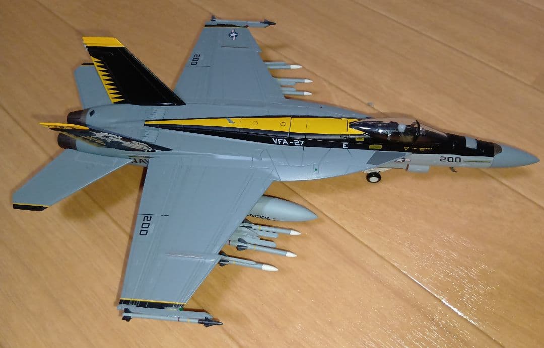 F/A-18E スーパーホーネット 1/72 ロイヤルメイセス ホビーマスター