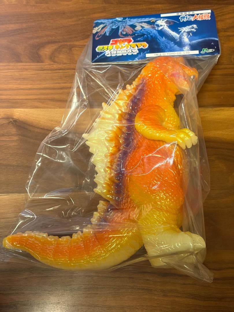 M1号 GMKゴジラ ハロウィンカラー 蓄光 - メルカリ