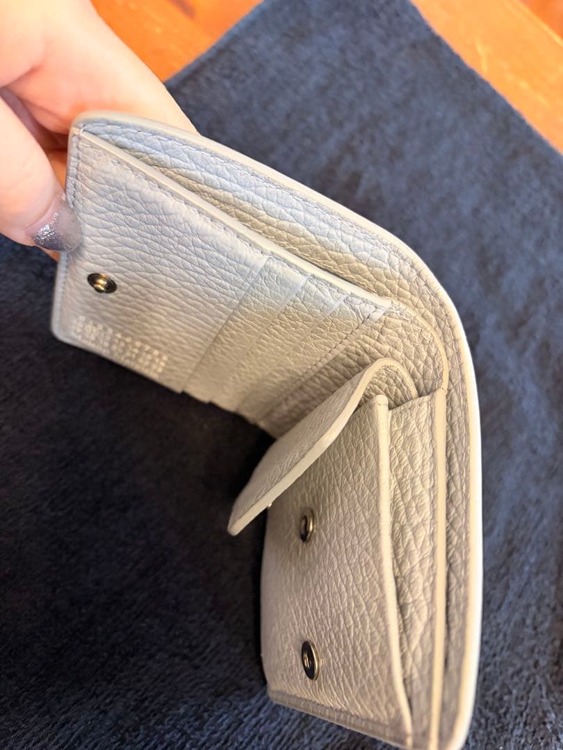 Maison Margiela レザー 二つ折り財布 ライトグレー 箱付き - メルカリ