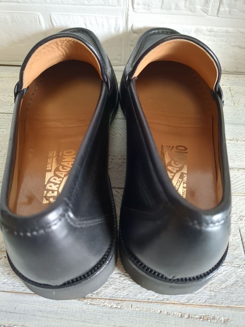 未使用級★フェラガモ　FERRAGAMO ローファー　ガンチーニ　本革 27EE
