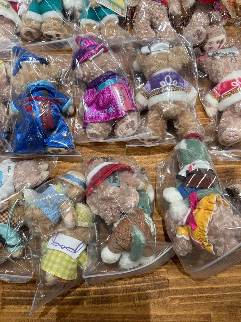 〖 まとめ売り 〗 ダッフィー シェリーメイ ジェラトーニ ぬいぐるみ バッジ