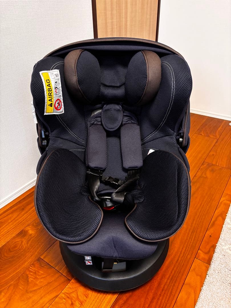 カーメイト　エールベベ　クルット4iグランス　チャイルドシート
