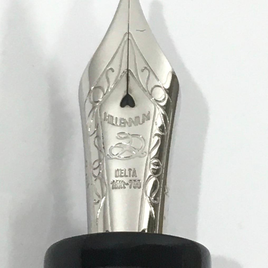 ○未使用品！ デルタ ドルチェビータ ミレニアム ミディアム M 万年筆