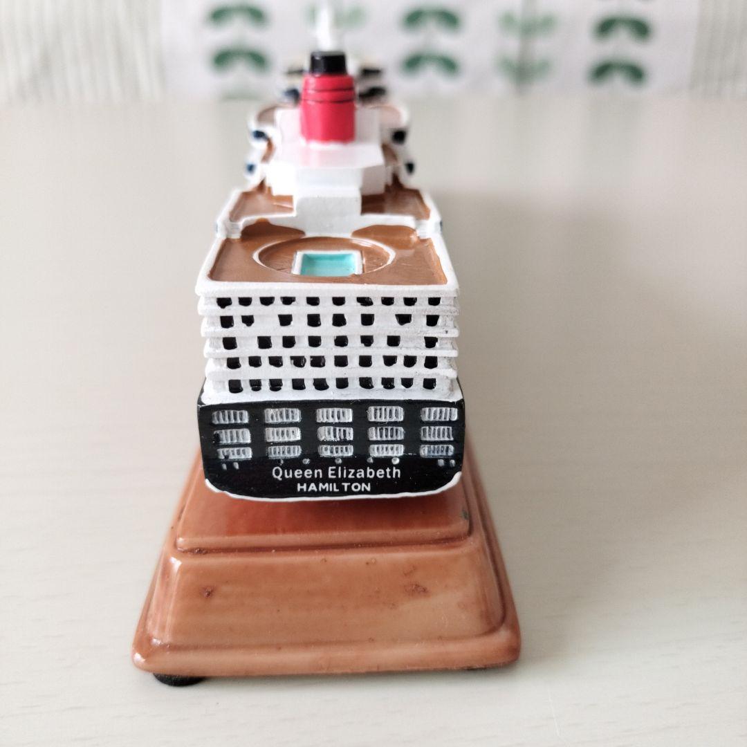 CUNARD　QUEEN ELIZABETH　クイーンエリザベス号模型