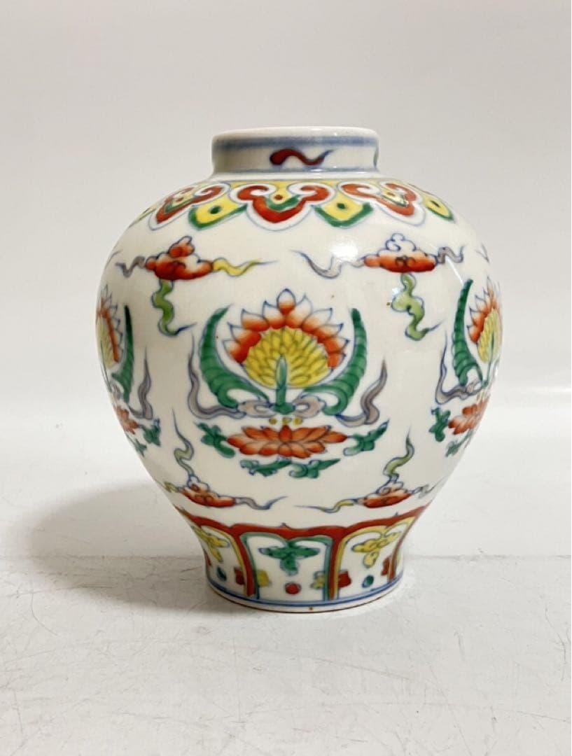 特別出品 明代官窯名逸品 大明成化年製青花款 色絵蓮花