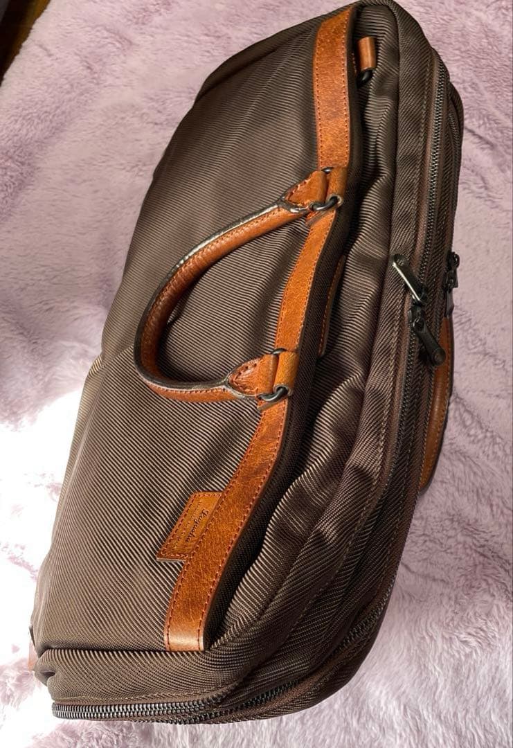 大型バッグ、旅行、Lagasha 、4室 ペン入れ等仕切り多数、肩掛けベルト