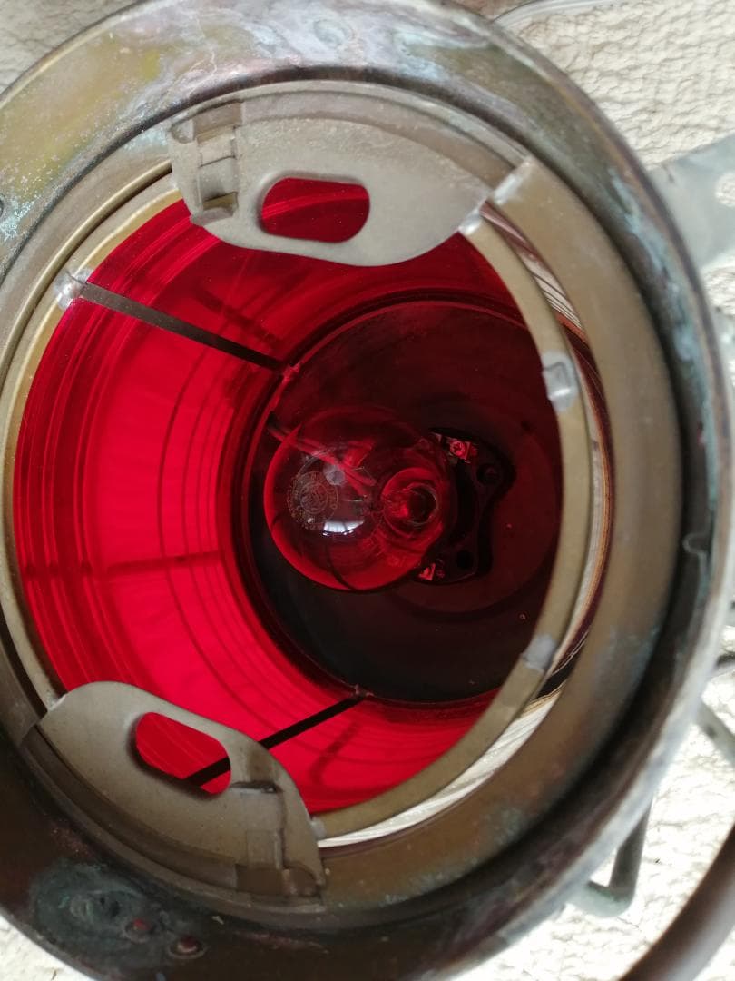 船舶用灯火 赤色点灯 平置き／吊り下げランプとして