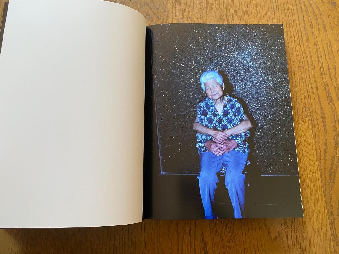 志賀理江子「螺旋海岸」直筆サイン 新品同様