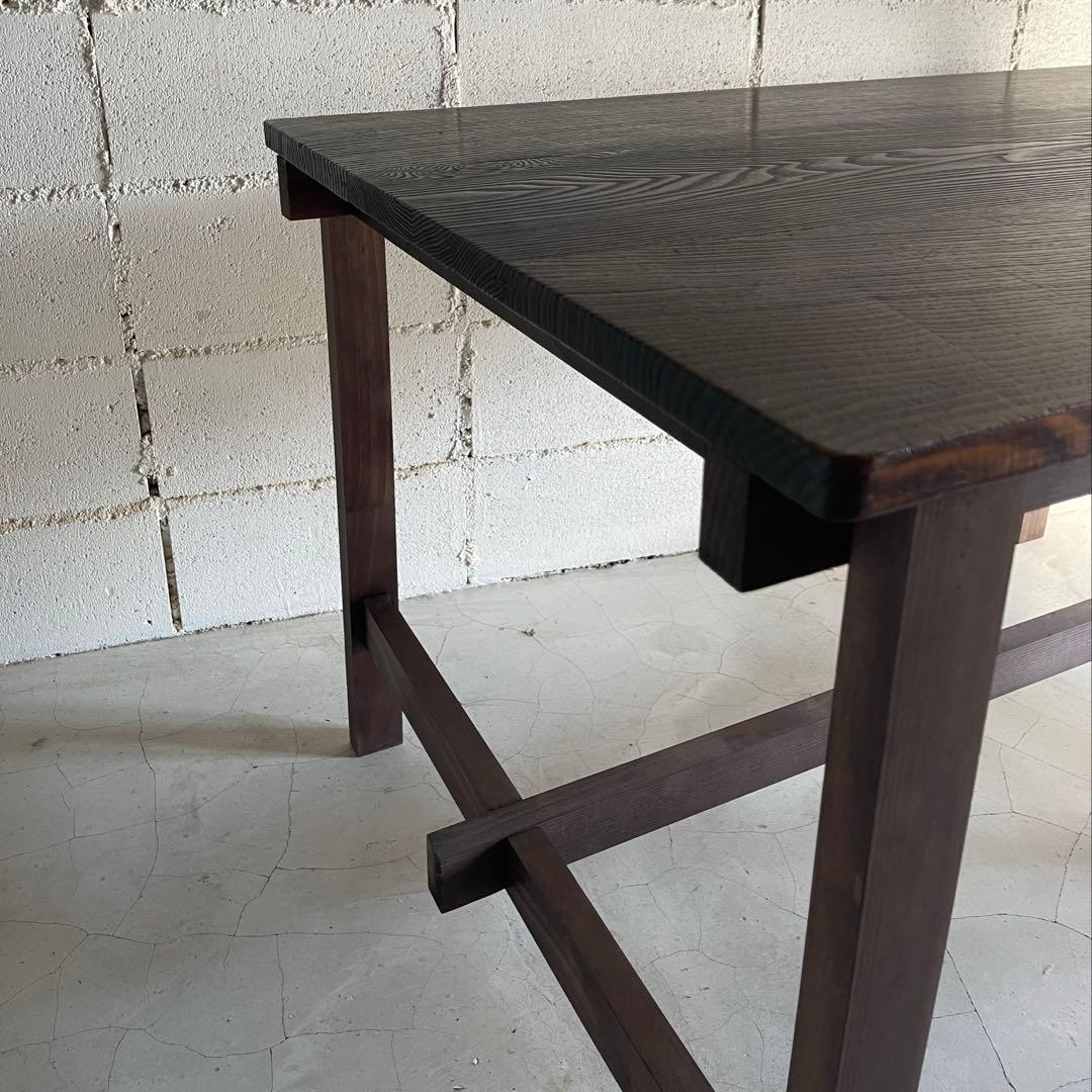 杉浮造り　ダイニングテーブル　作業台　展示台　什器　天板無垢材　濃茶色