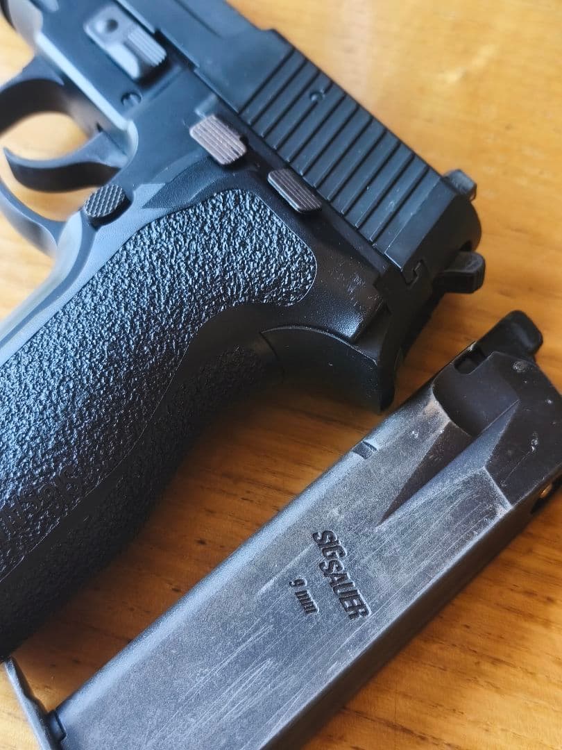 東京マルイ　ナイトウォーリア　SIG SAUER p226 ガス　セット売り