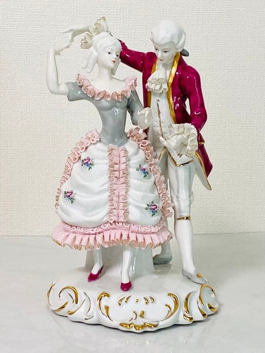 美品 】高さ22.5㎝ 陶製レース人形 舞踏会の男女 フィギュリン