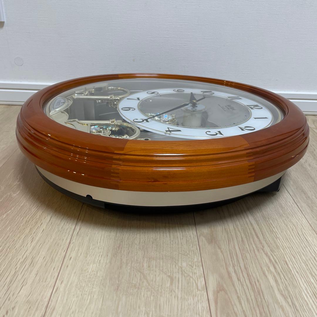 RHYTHMのスモールワールドからくり時計