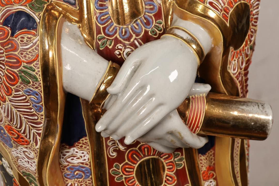 R　九谷焼　八幡窯　特大　色絵金彩観音菩薩像　置物　高90㎝　重さ15㎏