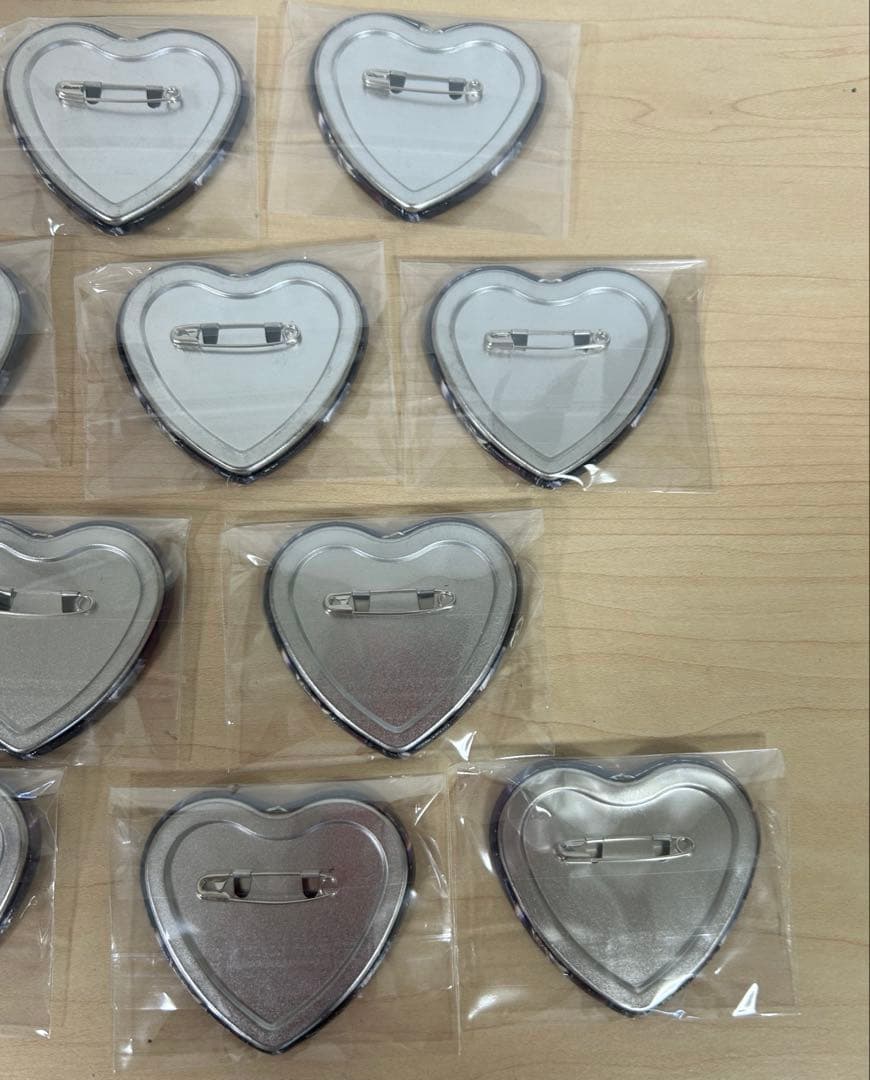 にじさんじ ハート型缶バッジ セット。