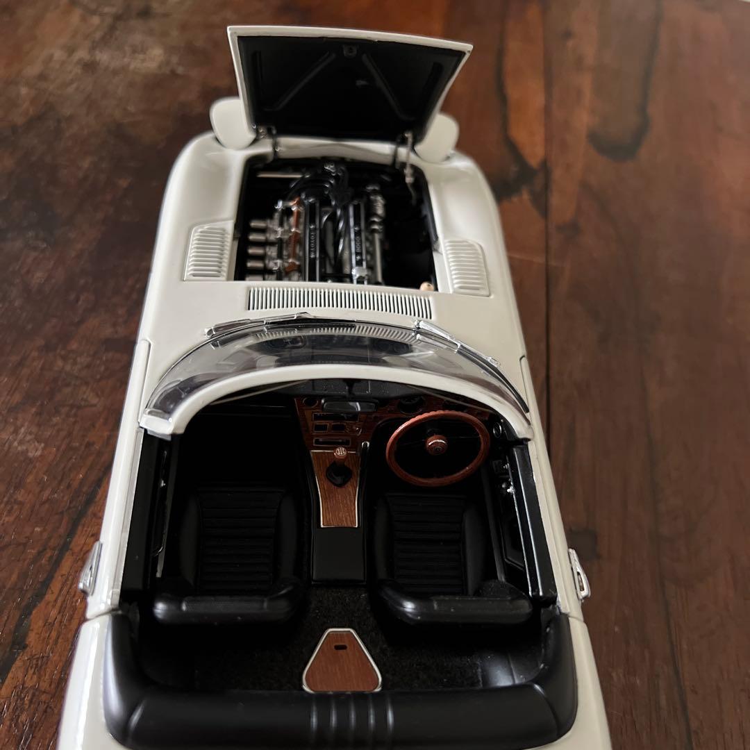 オートアート　1/18TOYOTA 2000GT カブリオレモデル　ミニカー