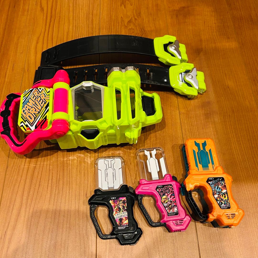 仮面ライダーエグゼイド DXゲーマドライバー ガシャットセット - メルカリ