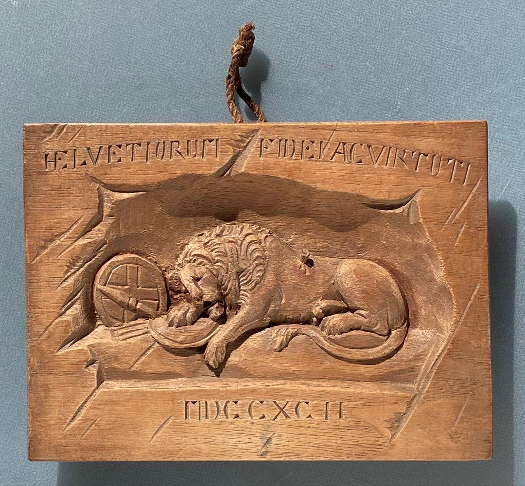 ルイ16世と王妃マリー・アントワネットを守ったスイス衛兵を追悼した