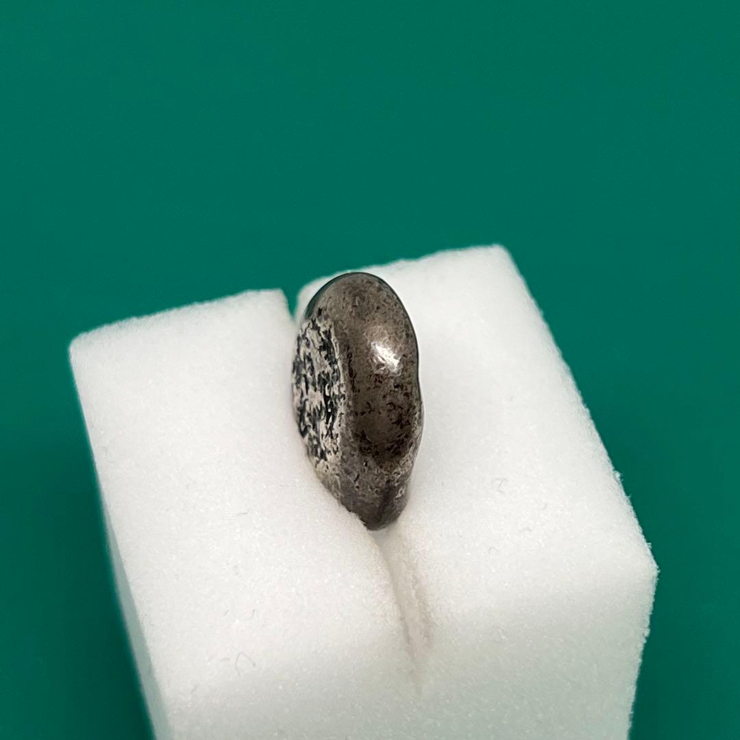 慶長豆板銀（一部大黒）約8.57g No.2133 - メルカリ