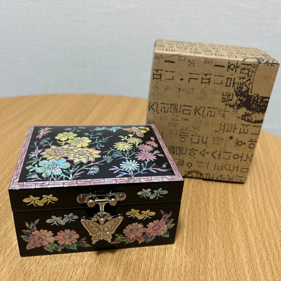 ✨新品未使用✨ 韓国伝統工芸 螺鈿細工 宝石箱 アクセサリーケース 蝶金具