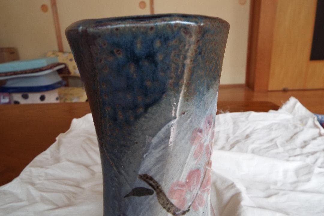 人間国宝浜田庄司の「六角捻花生 」 共箱 - メルカリ