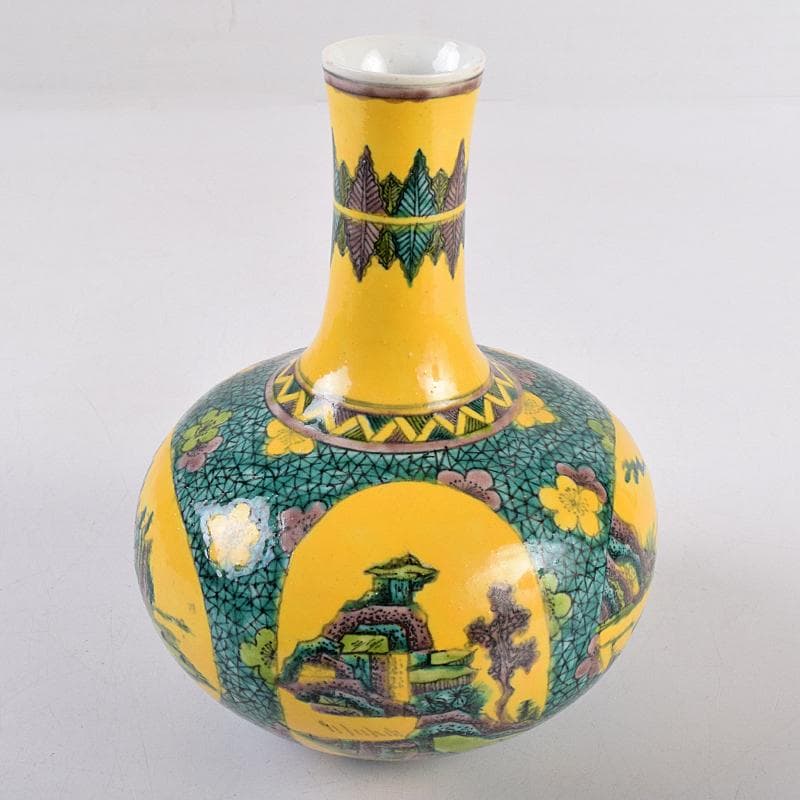 中国　世錦堂製　黄地粉彩　山水文　天球瓶　M　R8913