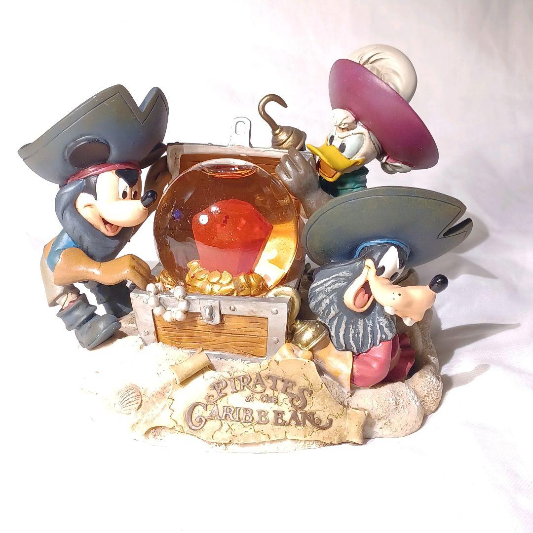 ディズニー パイレーツオブカリビアン・ミッキー・ドナルド・グーフィースノードーム ディズニー パイレーツオブカリビアン・ミッキー・ドナルド